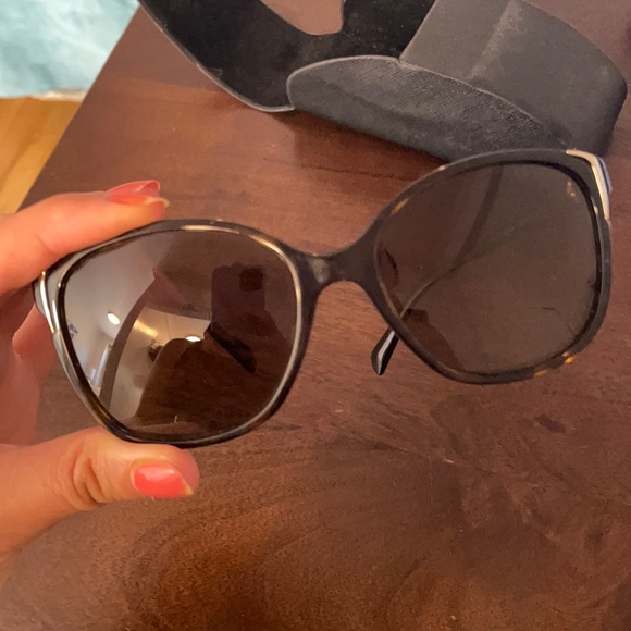 Prada sunglasses - Picture 1 of 4